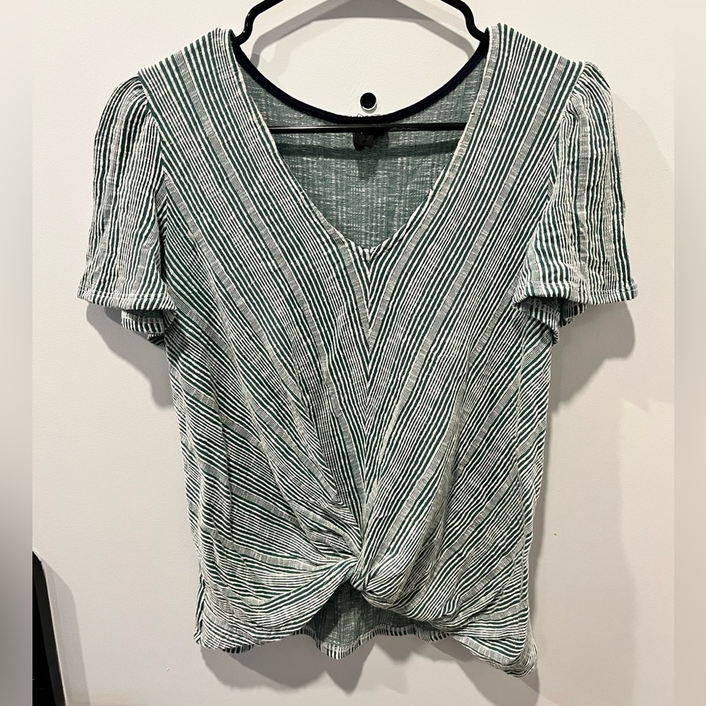 W5 green and white striped short sleeve shirt size L